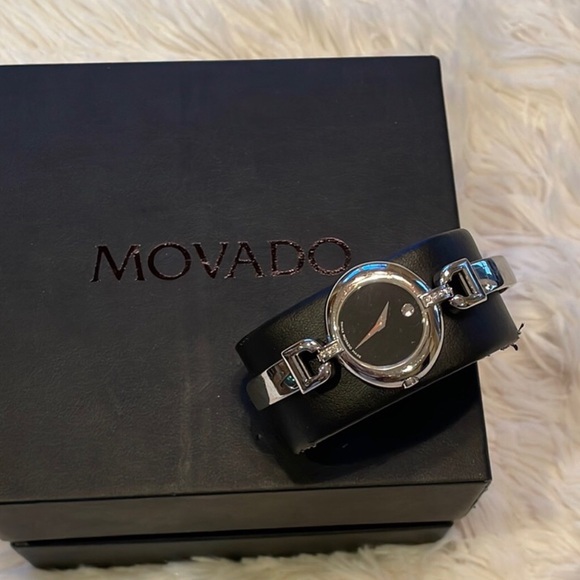 MOVADO Diamond two-tone, petite 26mm - Picture 10 of 11